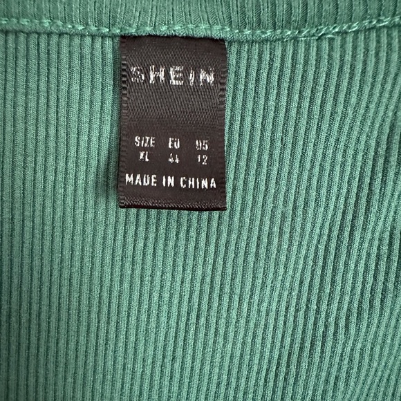 SHEIN Tie front crop top-XL - Picture 2 of 3